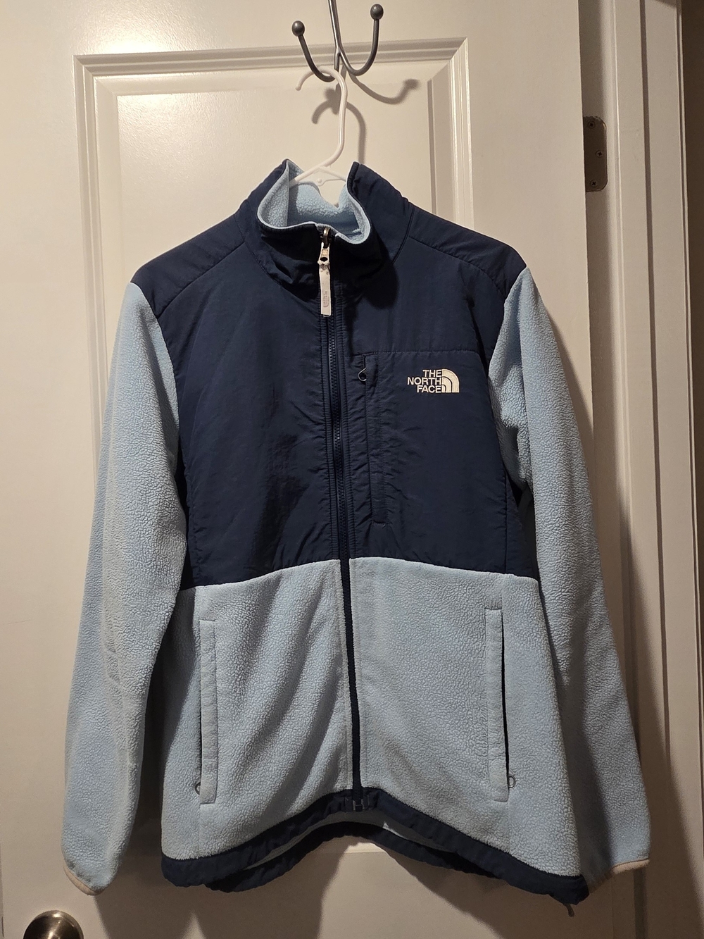The North Face Two-Tone Light Blue & Navy Men’s Fleece Performance Jacket